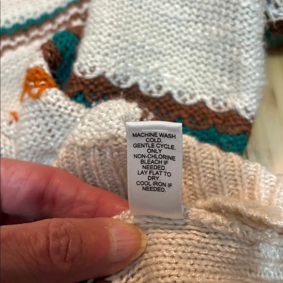 Fringe accent mock neck sweater. Size M. Beige,teal,orange,brown. - Picture 10 of 10